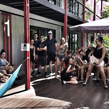 At Box Hostel Chiang Mai Exterior foto