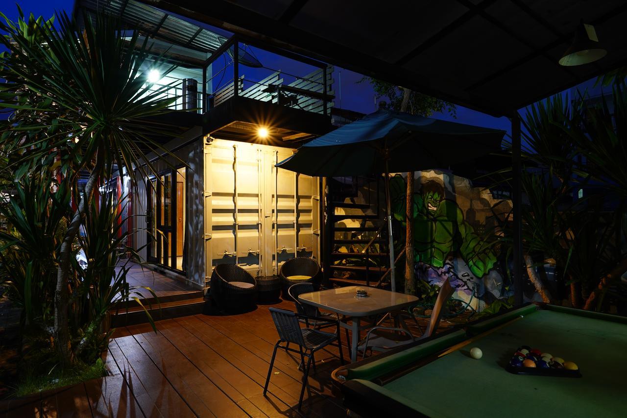At Box Hostel Chiang Mai Exterior foto