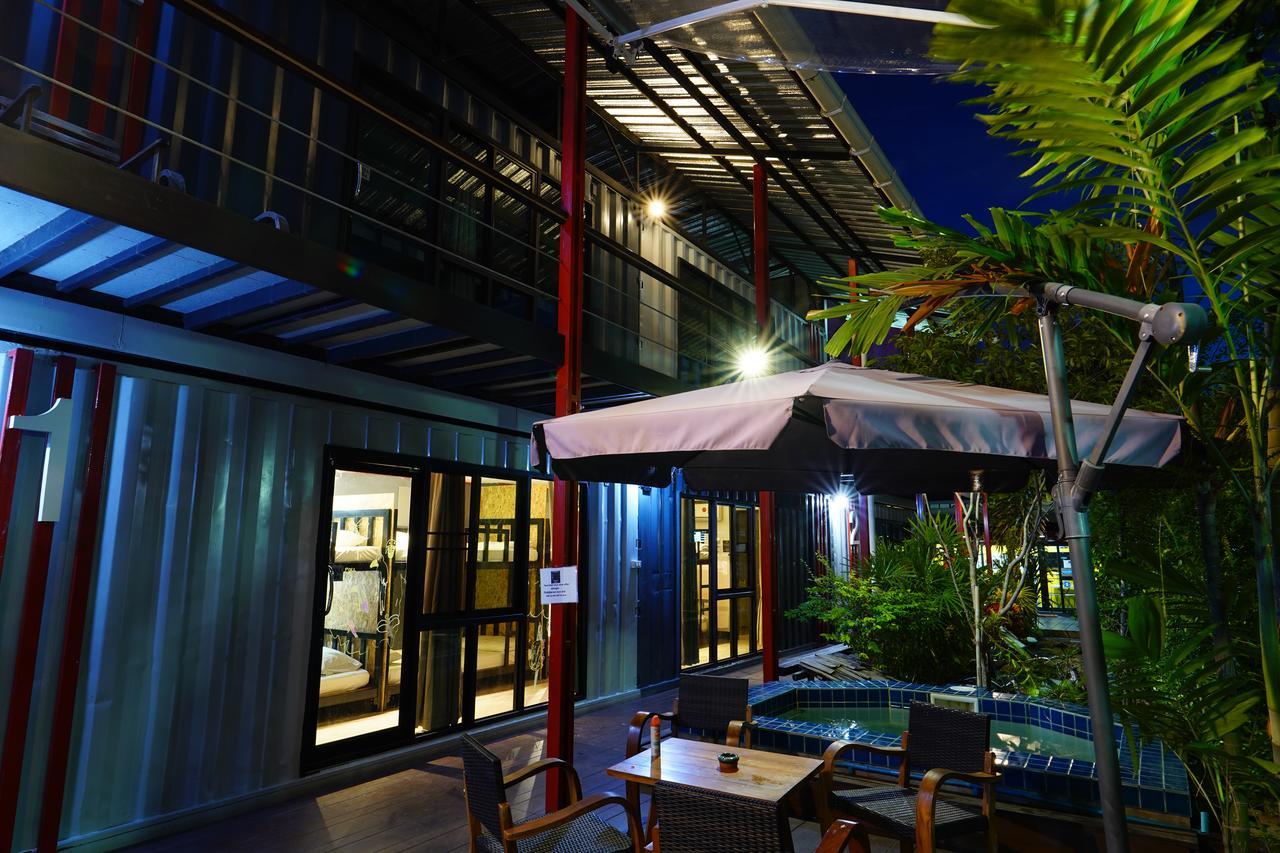 At Box Hostel Chiang Mai Exterior foto